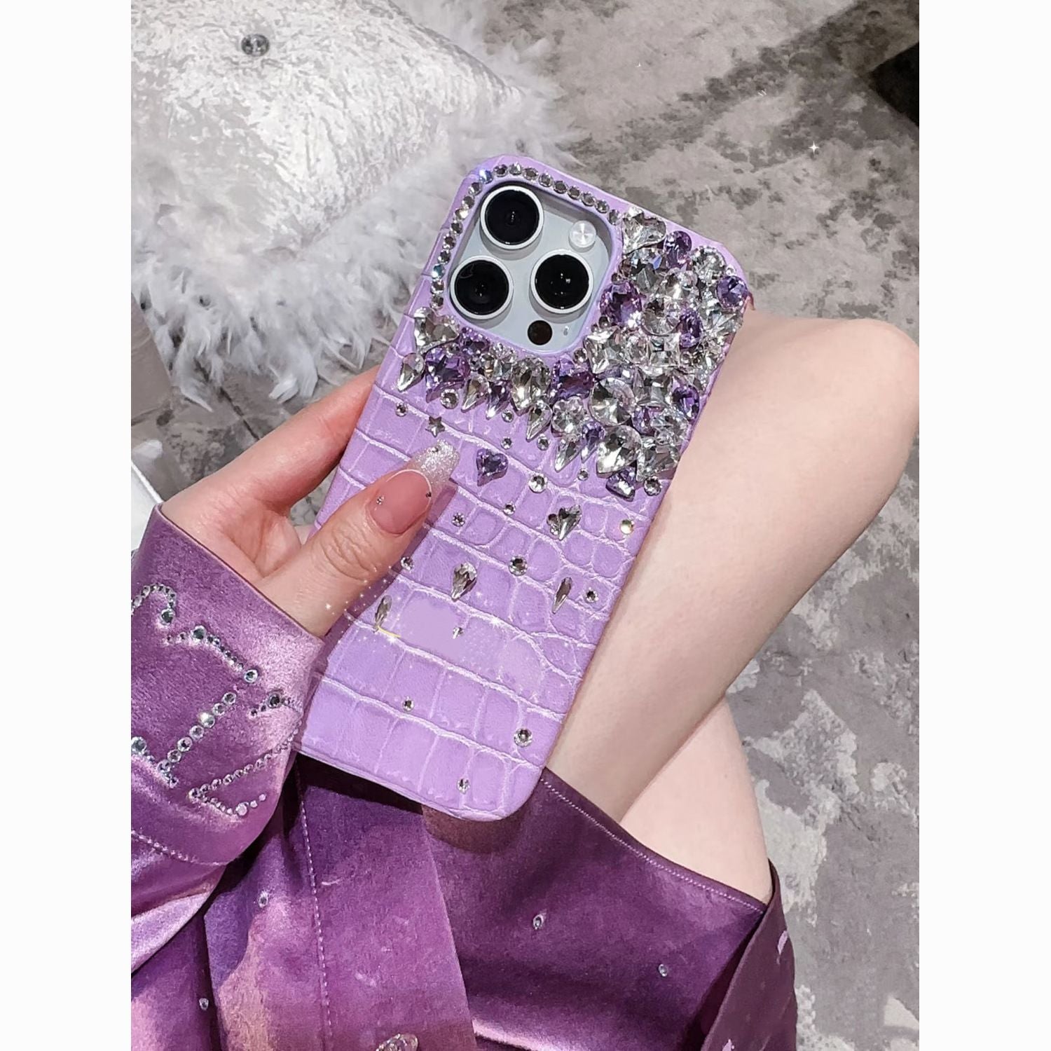 High luxury purple and white rhinestones are suitable for Apple iPhone16Promax mobile phone case 15 crocodile pattern 14 high-end sense 13