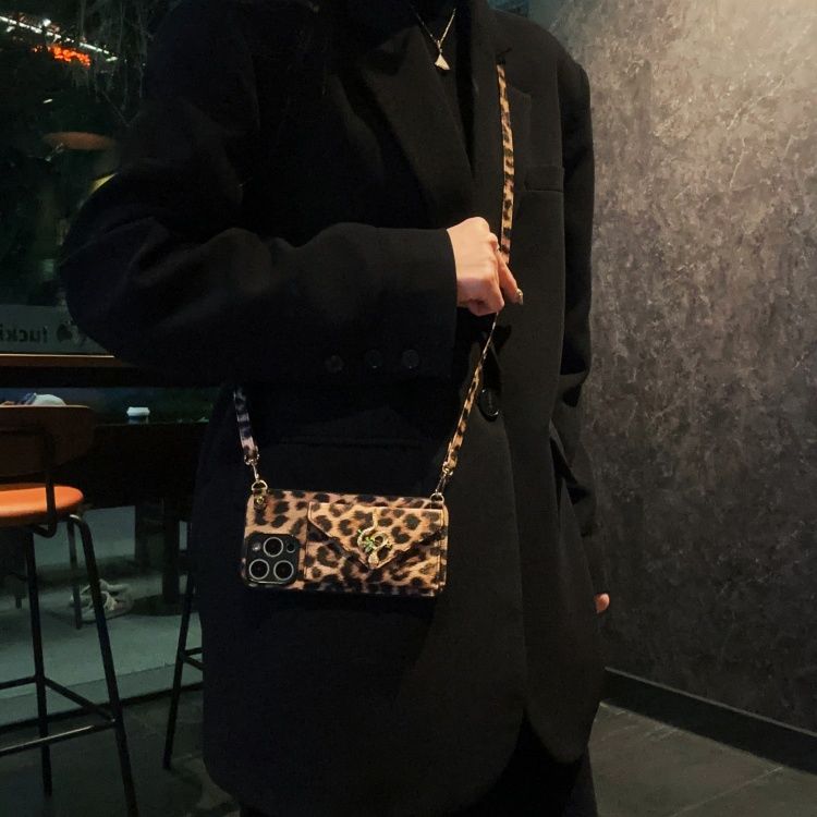 Apple 16 pro phone case leopard print card holder crossbody 17 pro max premium handbag new arrival
